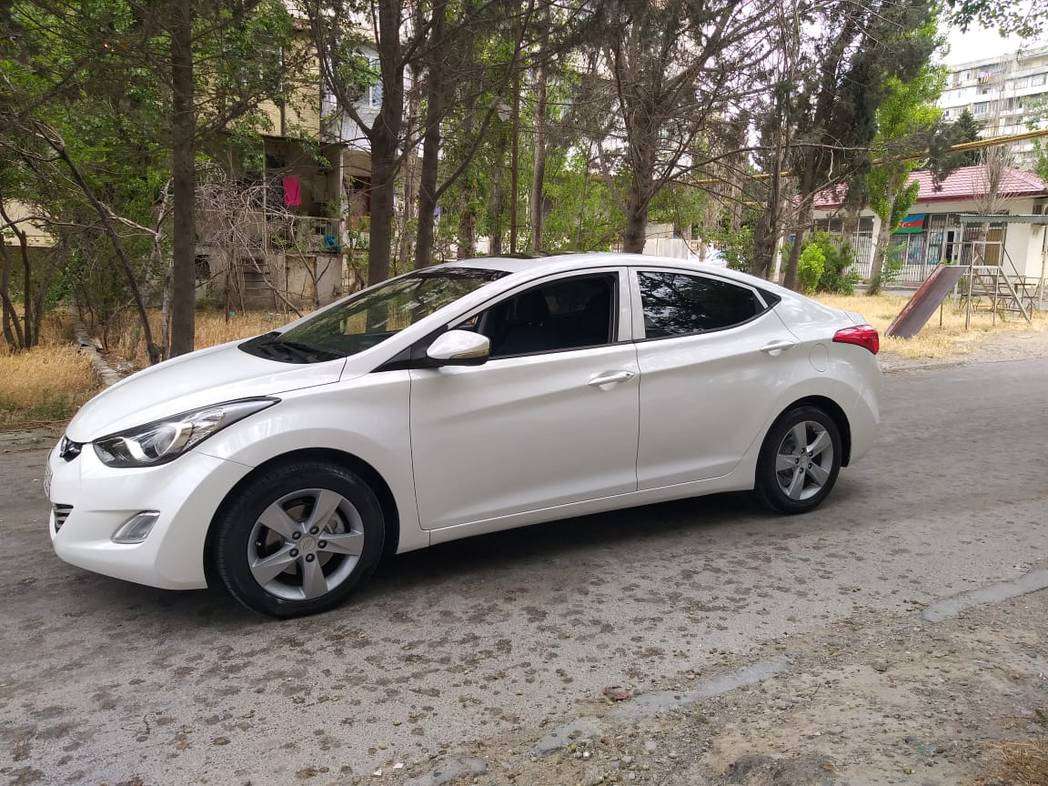 Hyundai Elantra, 2011 il, 1.8 L, 110 000 km