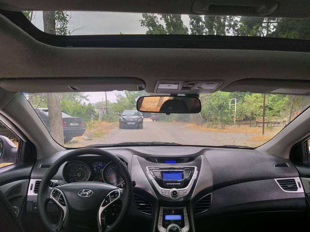 Hyundai Elantra, 2011 il, 1.8 L, 110 000 km