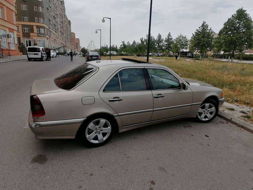 Mercedes C 230, 1999 il, 2.3 L, 240 545 km