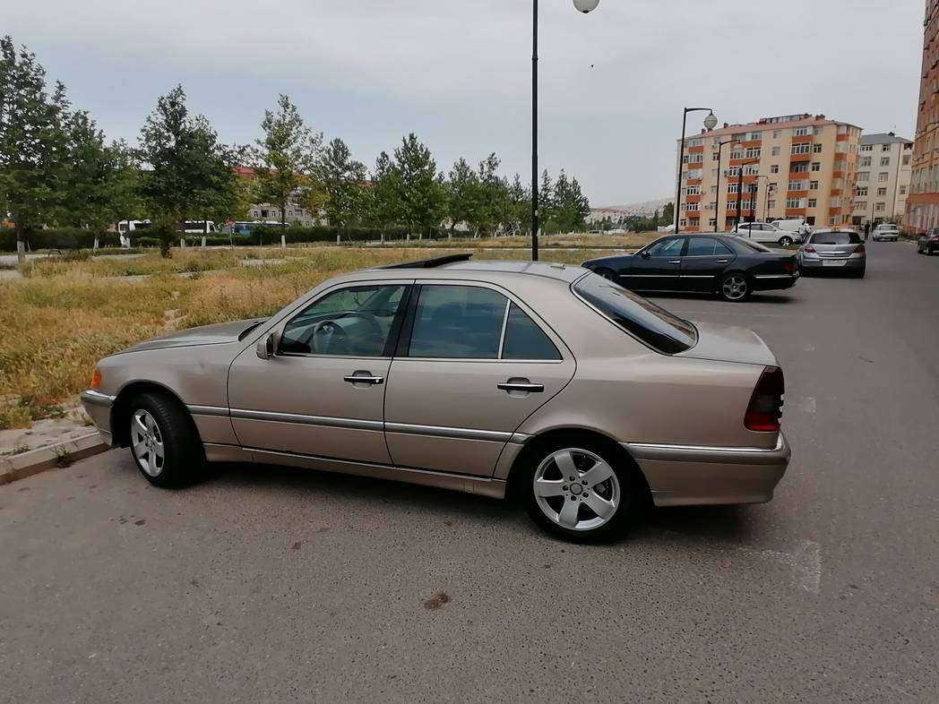 Mercedes C 230, 1999 il, 2.3 L, 240 545 km