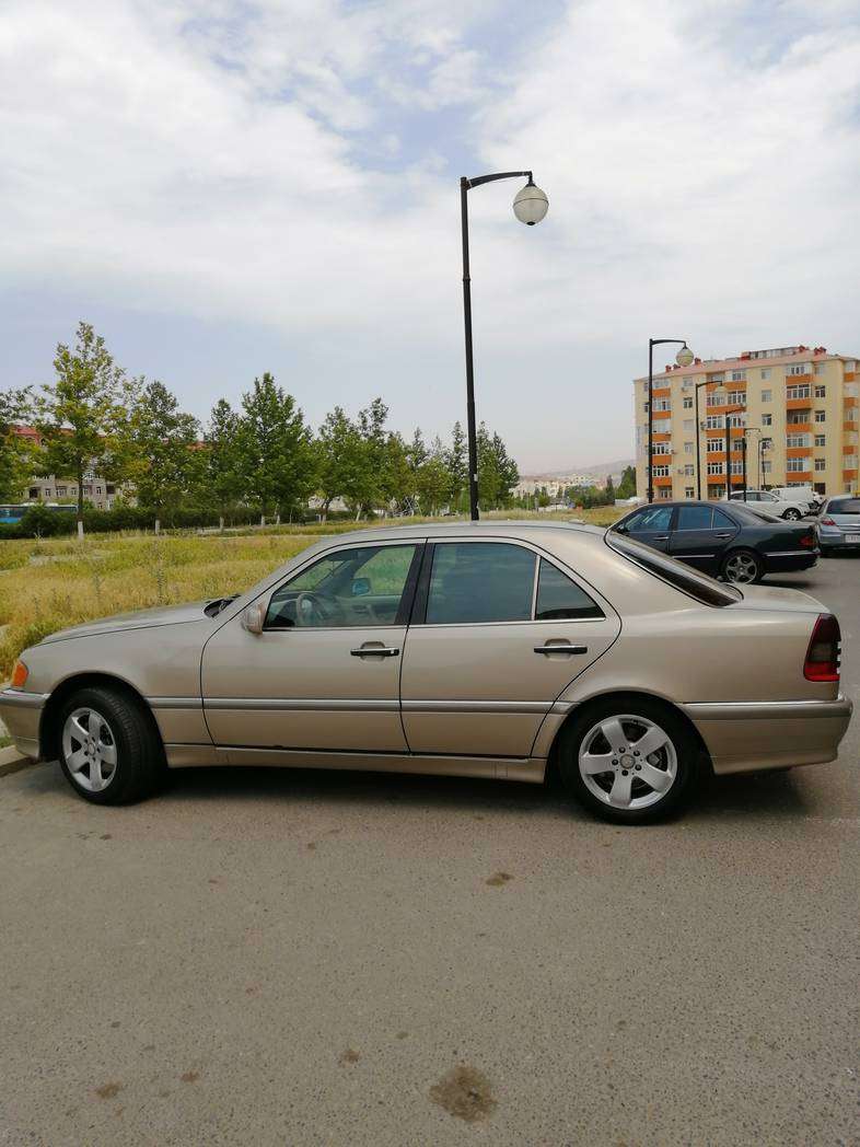 Mercedes C 230, 1999 il, 2.3 L, 240 545 km