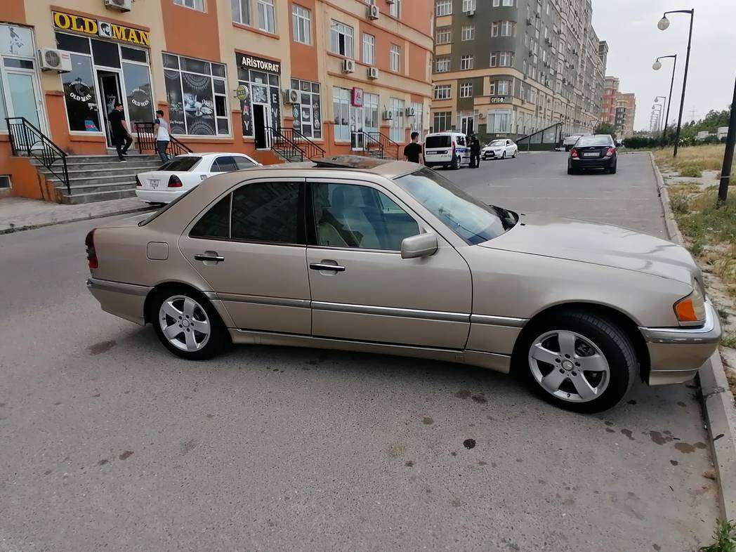 Mercedes C 230, 1999 il, 2.3 L, 240 545 km