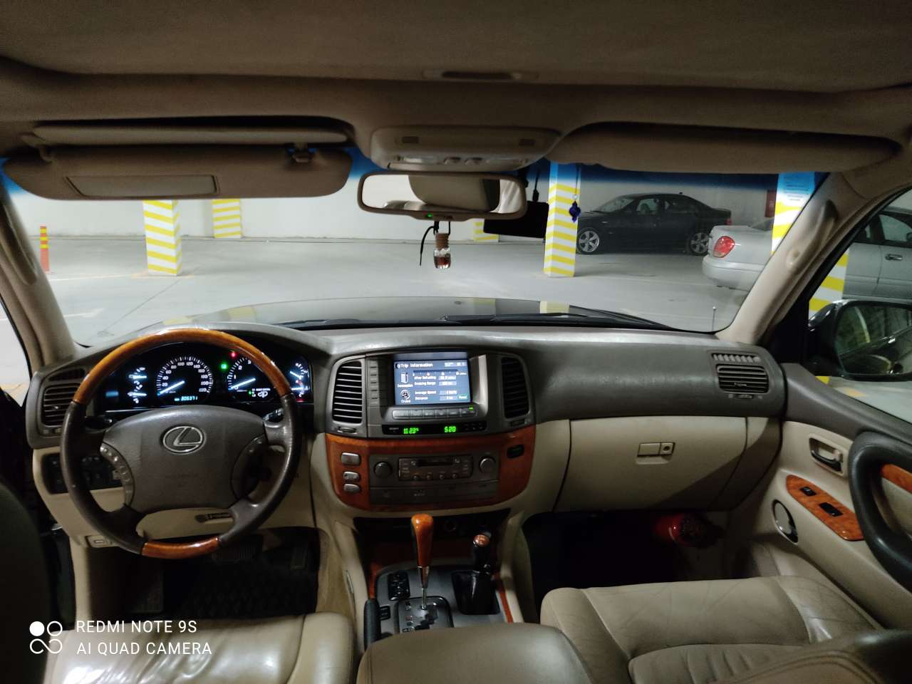 Lexus LX 470, 2005 il, 4.7 L, 303 000 km