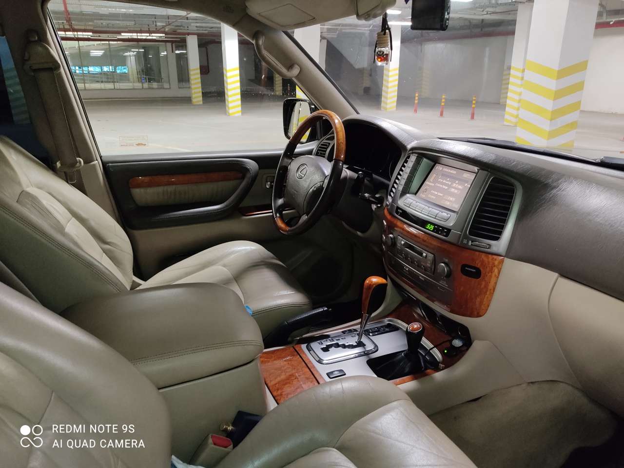 Lexus LX 470, 2005 il, 4.7 L, 303 000 km