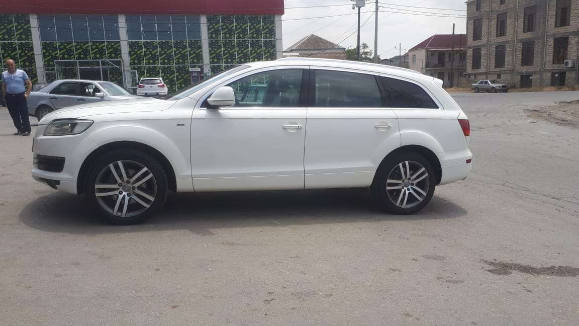 Audi Q7, 2008 il, 4.2 L, 220 000 km