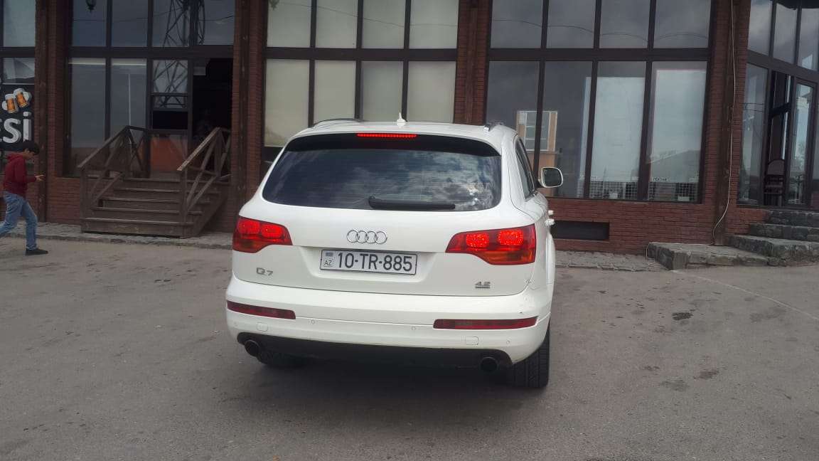 Audi Q7, 2008 il, 4.2 L, 220 000 km