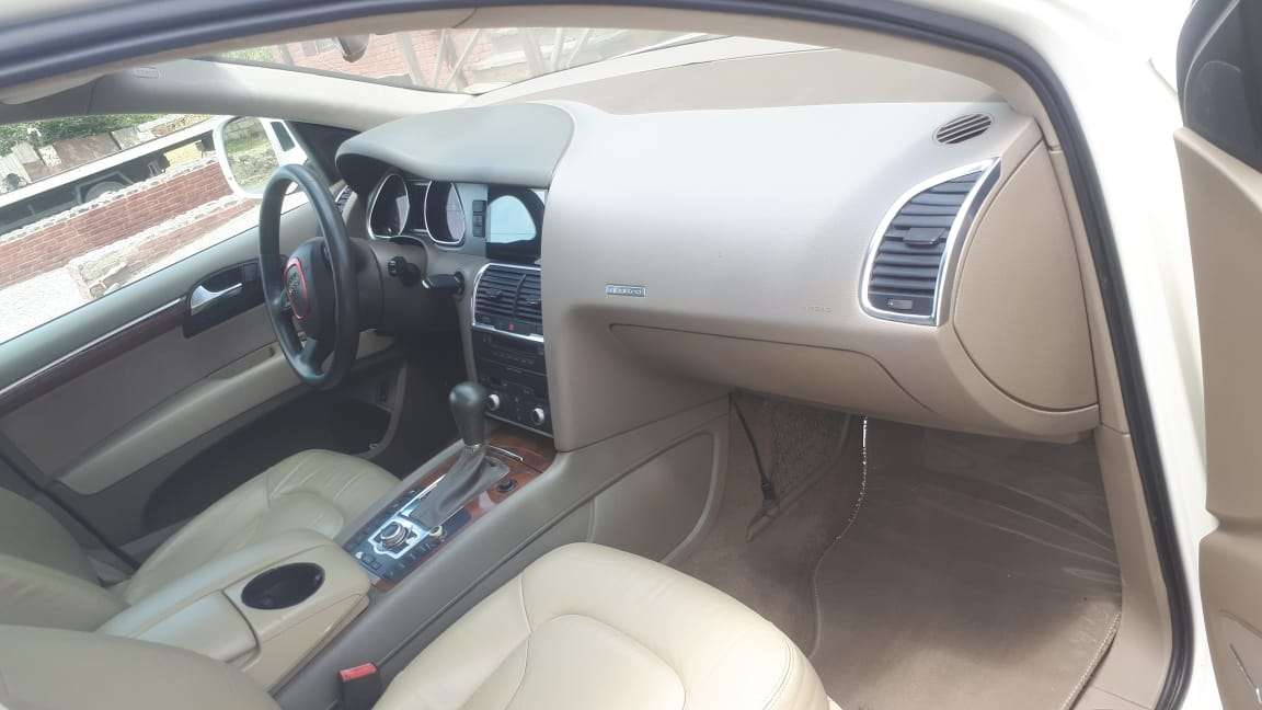 Audi Q7, 2008 il, 4.2 L, 220 000 km