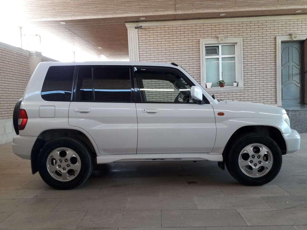 Mitsubishi Pajero iO, 1999 il, 1.8 L, 265 274 km