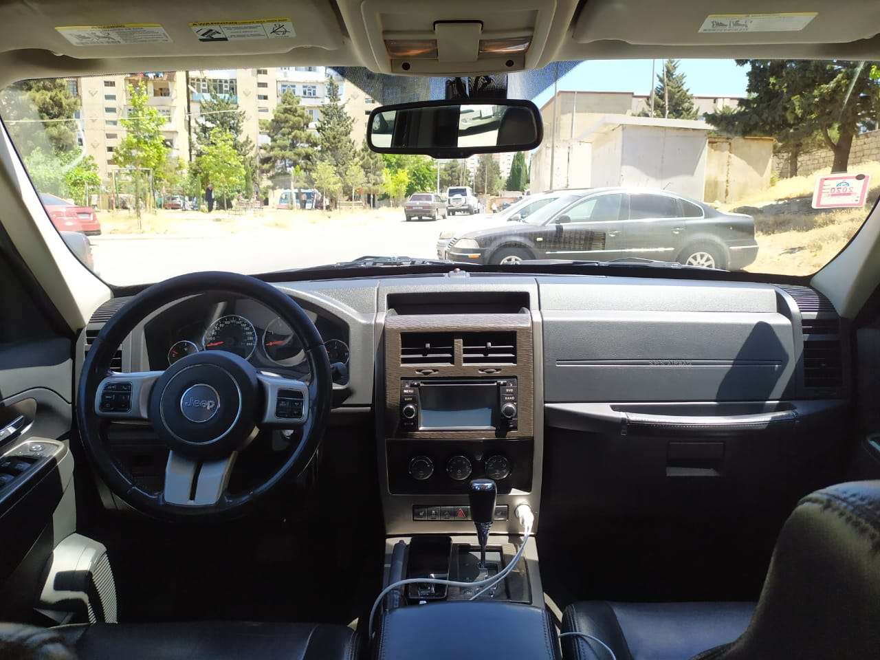 Jeep Cherokee, 2011 il, 2.8 L, 215 000 km