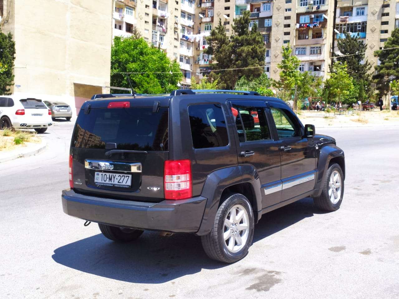Jeep Cherokee, 2011 il, 2.8 L, 215 000 km