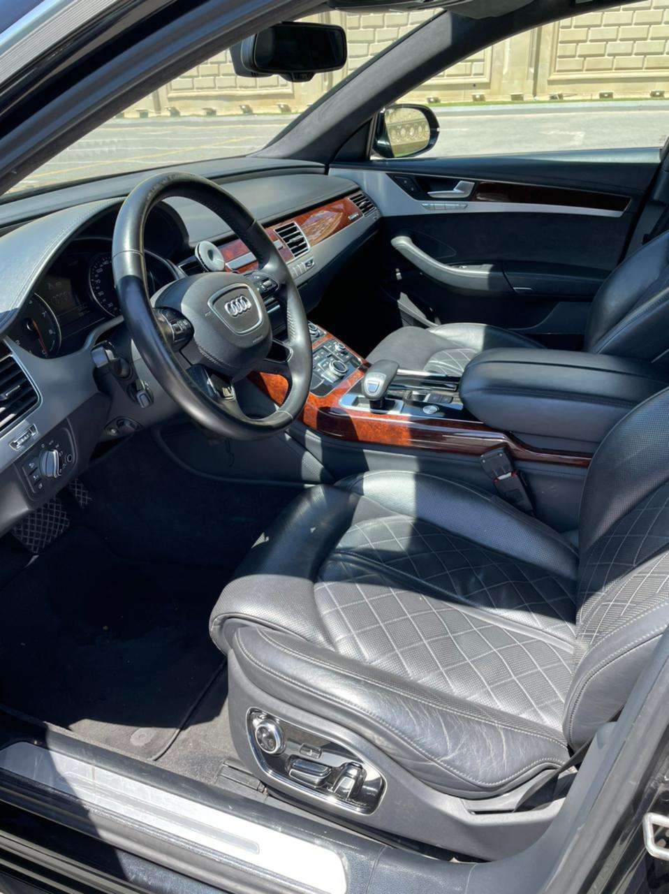 Audi A8, 2013 il, 4.0 L, 124 000 km