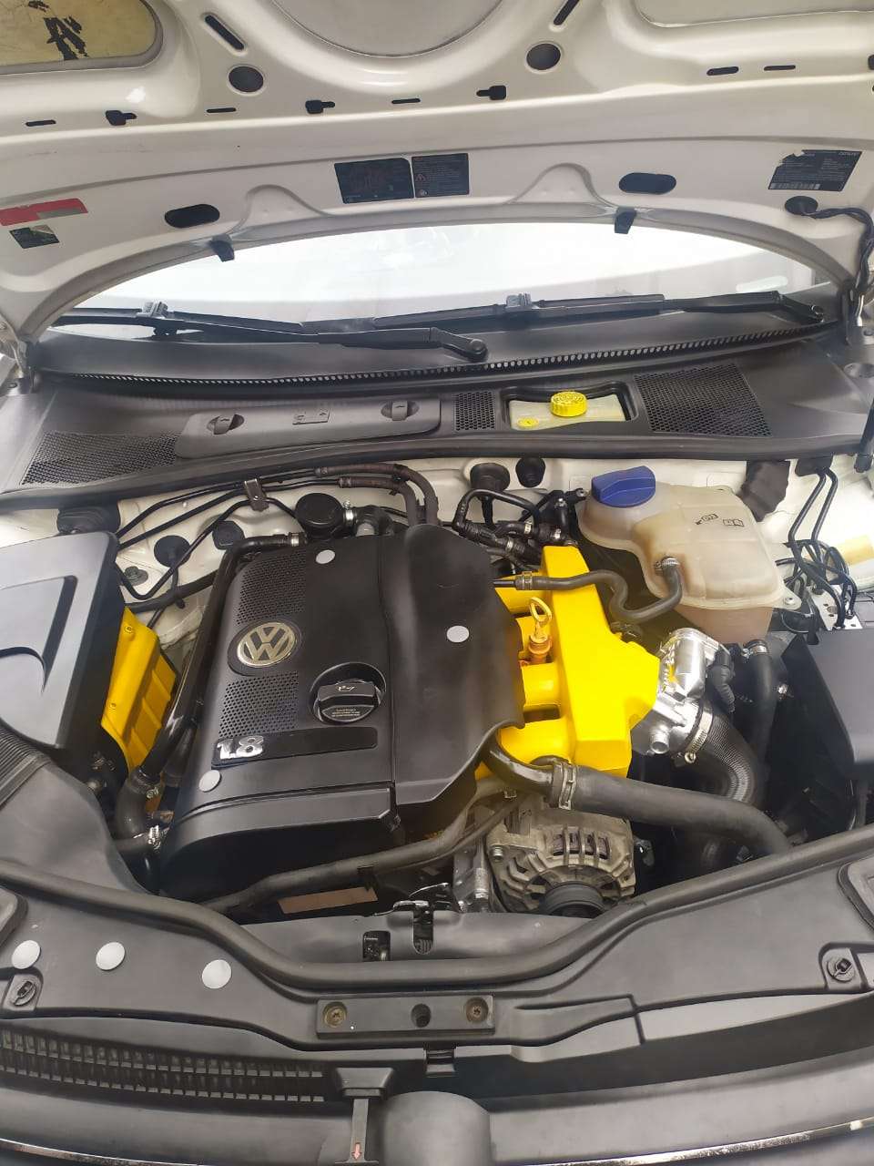 Volkswagen Passat, 2003 il, 1.8 L, 260 000 km