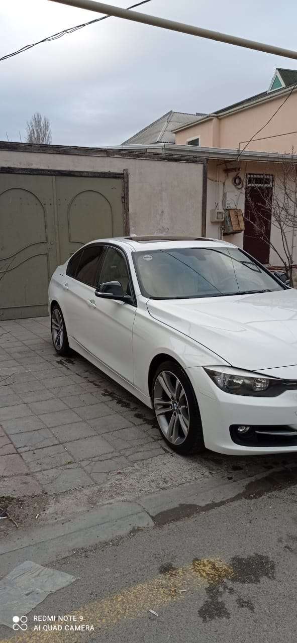 BMW 328, 2014 il, 2.0 L, 110 000 km
