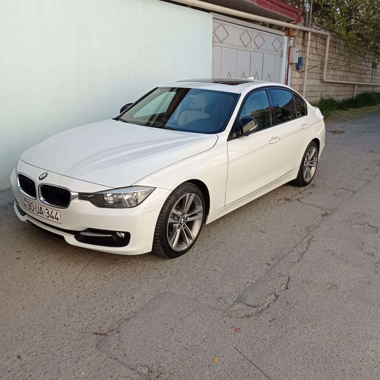 BMW 328, 2014 il, 2.0 L, 110 000 km