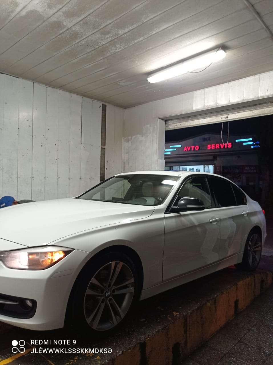 BMW 328, 2014 il, 2.0 L, 110 000 km