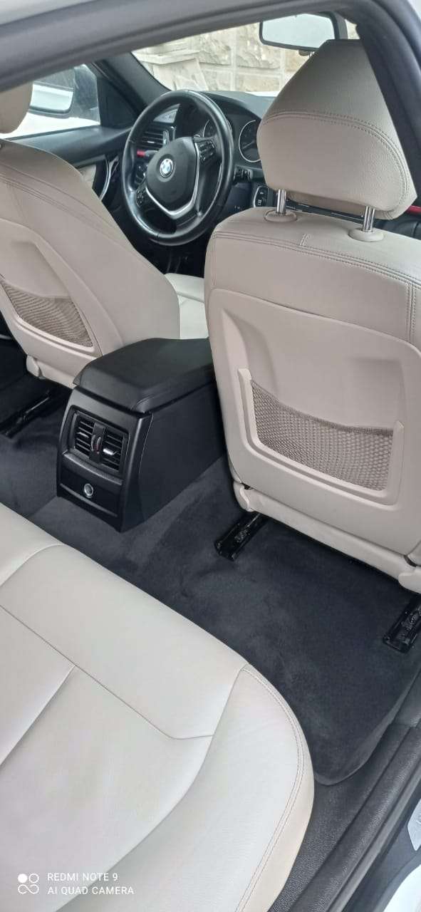 BMW 328, 2014 il, 2.0 L, 110 000 km