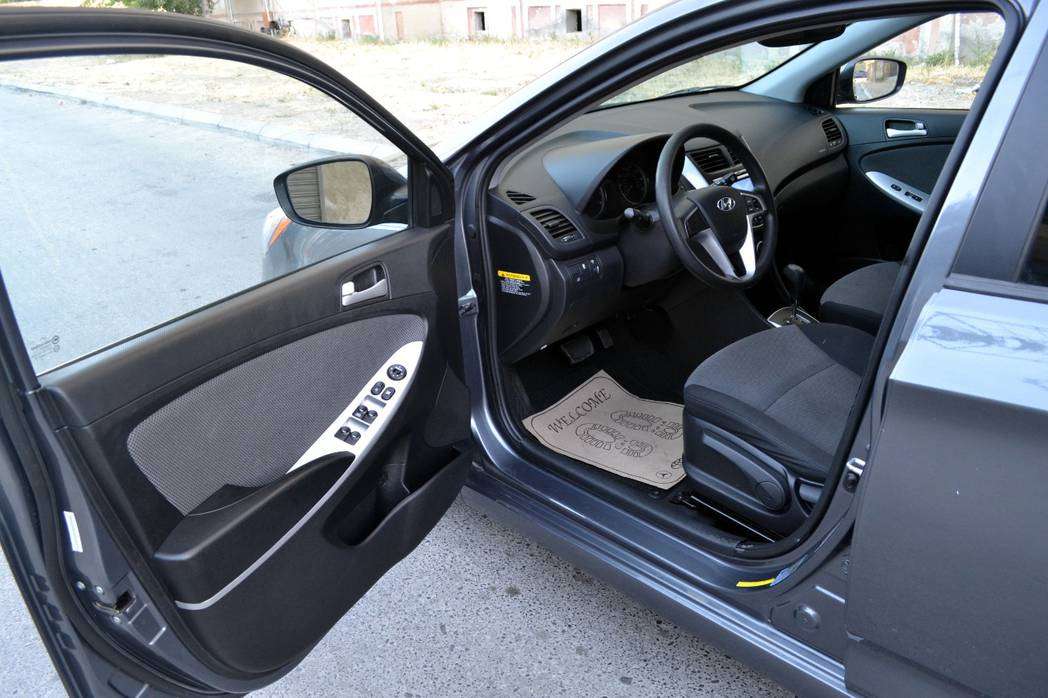 Hyundai Accent, 2012 il, 1.6 L, 118 000 km