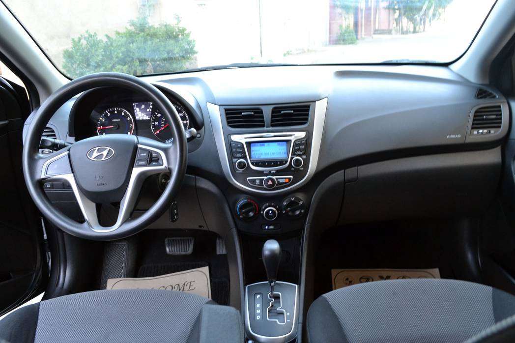 Hyundai Accent, 2012 il, 1.6 L, 118 000 km