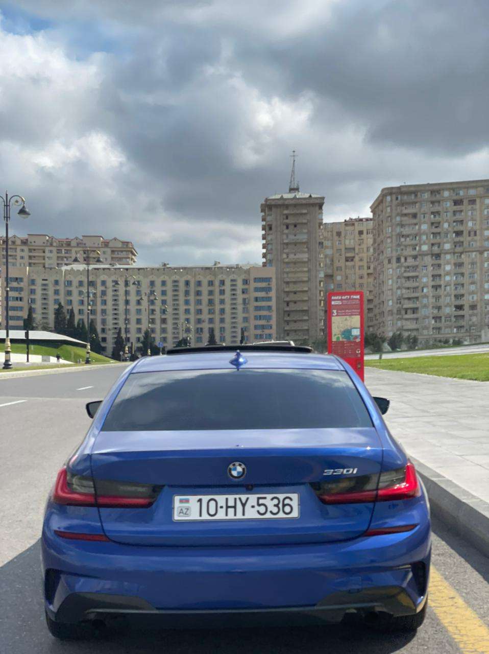 BMW 330, 2019 il, 2.0 L, 9 500 km