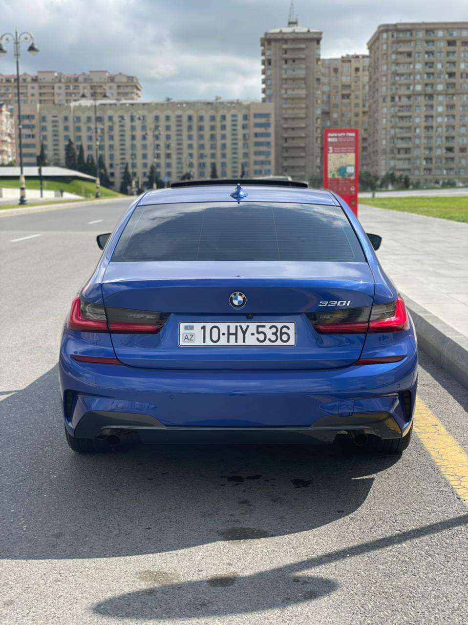 BMW 330, 2019 il, 2.0 L, 9 500 km