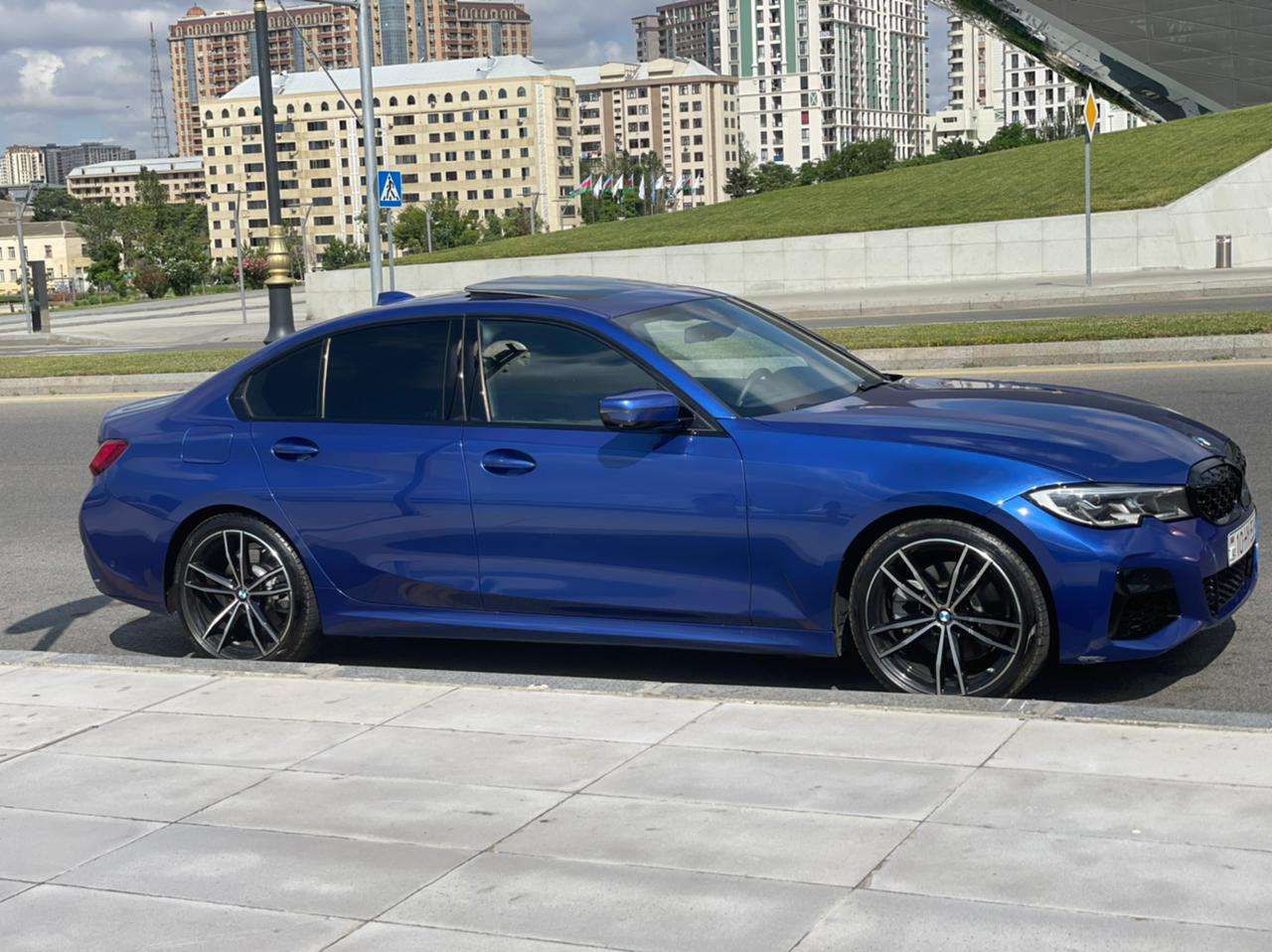 BMW 330, 2019 il, 2.0 L, 9 500 km