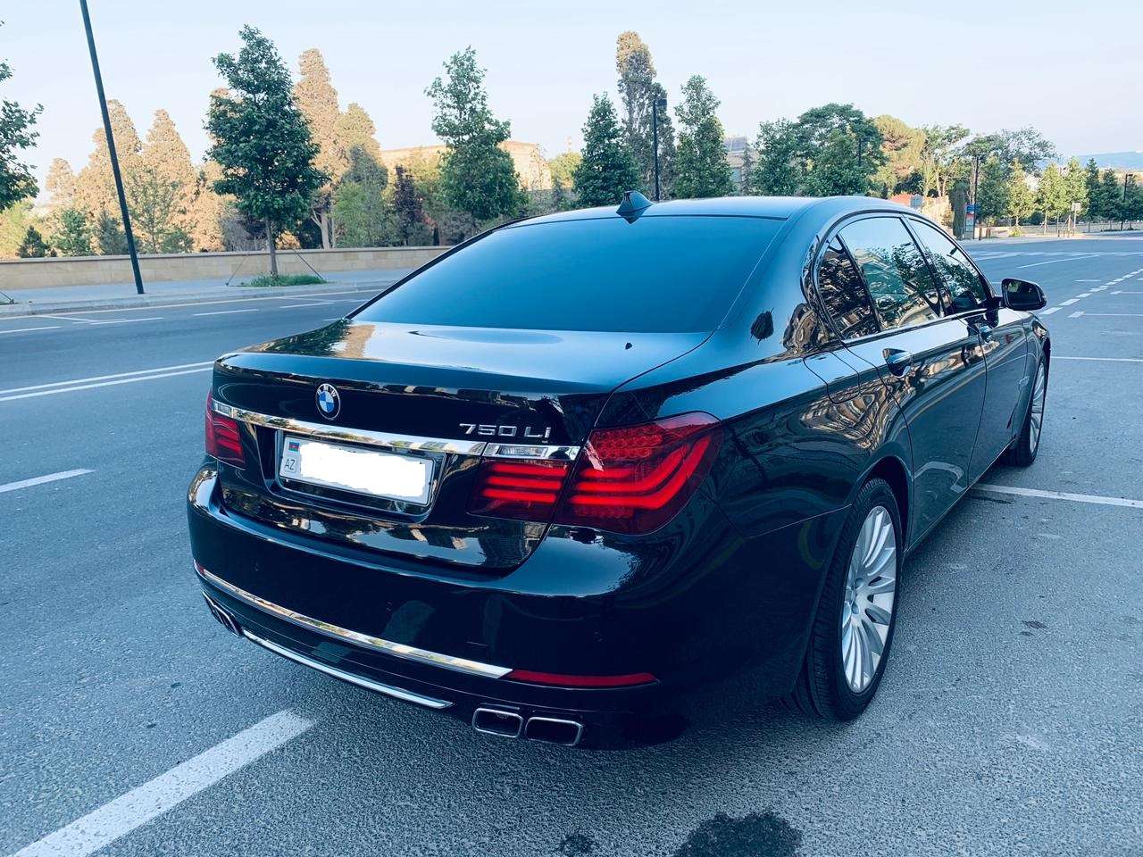 BMW 750, 2011 il, 4.4 L, 182 000 km