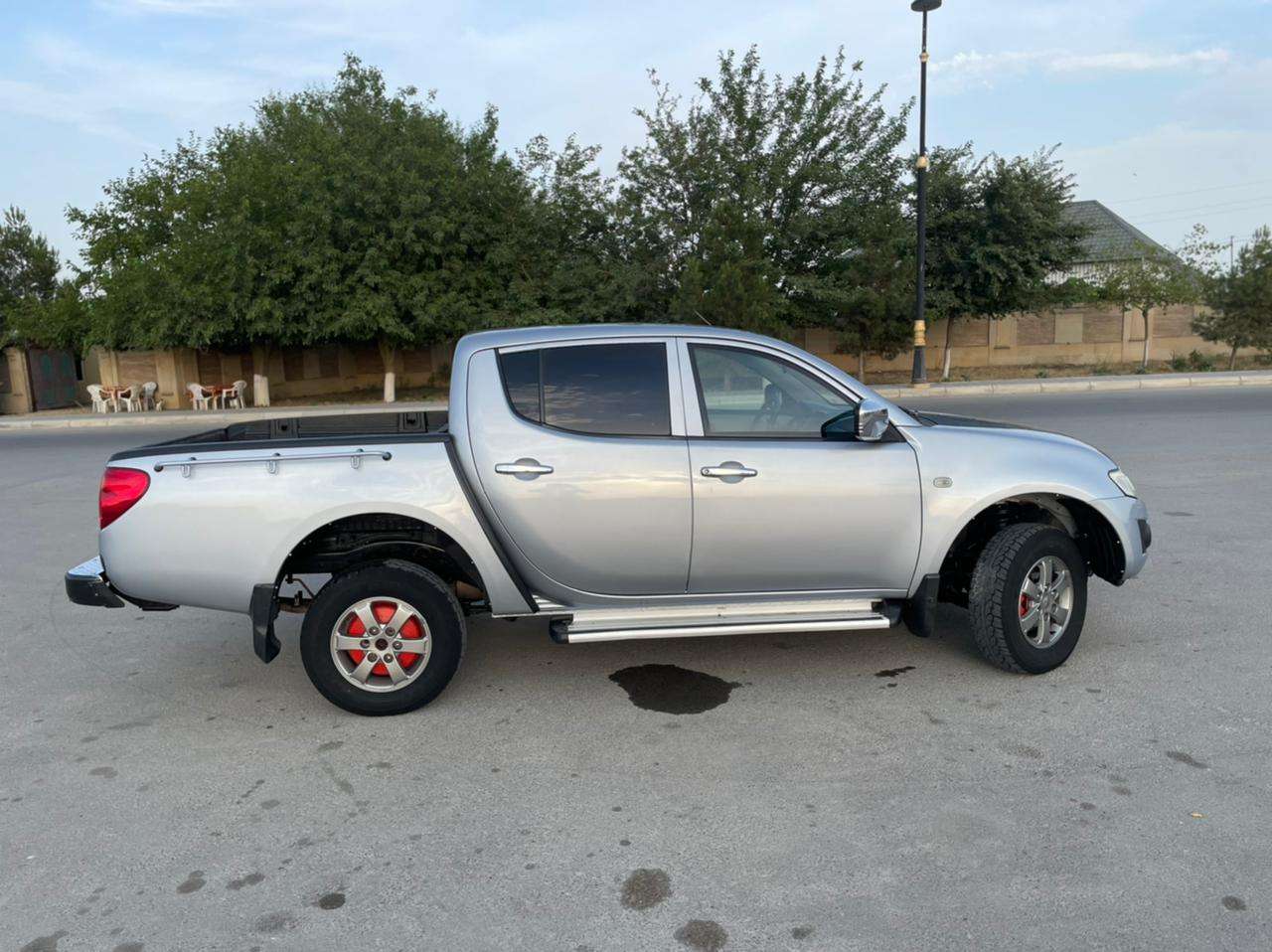 Mitsubishi L200, 2012 il, 2.5 L, 350 000 km