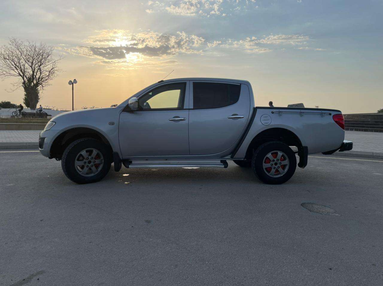 Mitsubishi L200, 2012 il, 2.5 L, 350 000 km