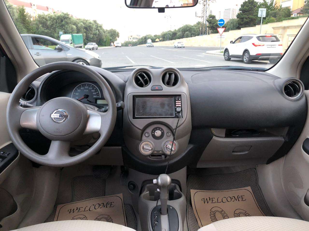 Nissan March, 2011 il, 1.2 L, 62 000 km