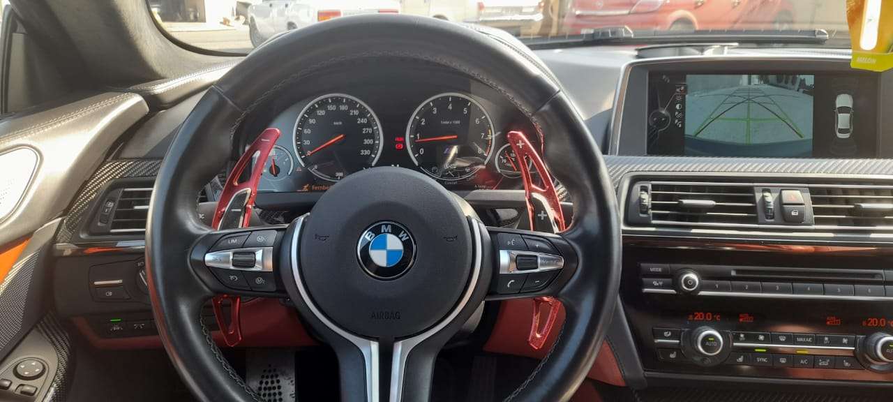 BMW M6, 2013 il, 4.4 L, 80 000 km