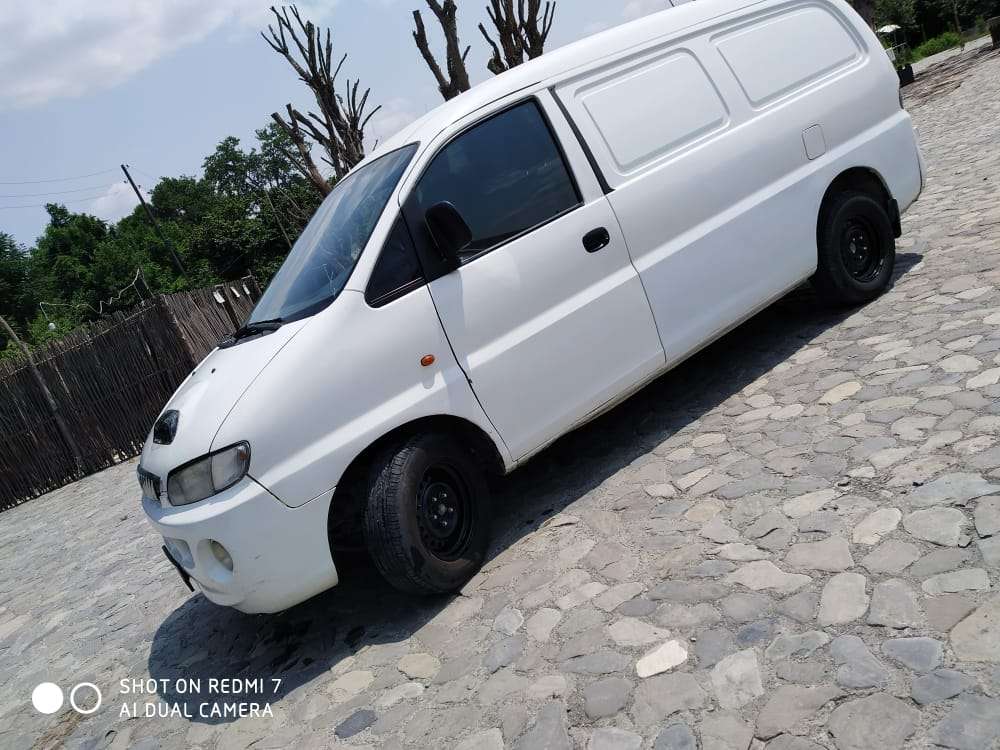 Hyundai H-1, 2005 il, 2.5 L, 300 000 km