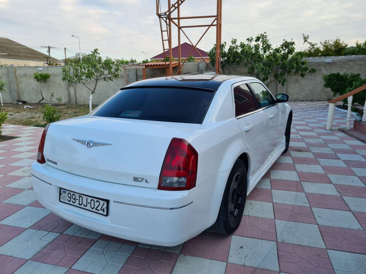 Chrysler 300, 2005 il, 3.5 L, 200 000 km