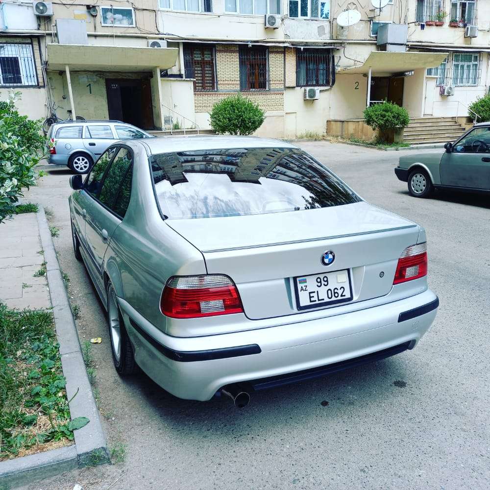 BMW 528, 2000 il, 2.8 L, 251 000 km