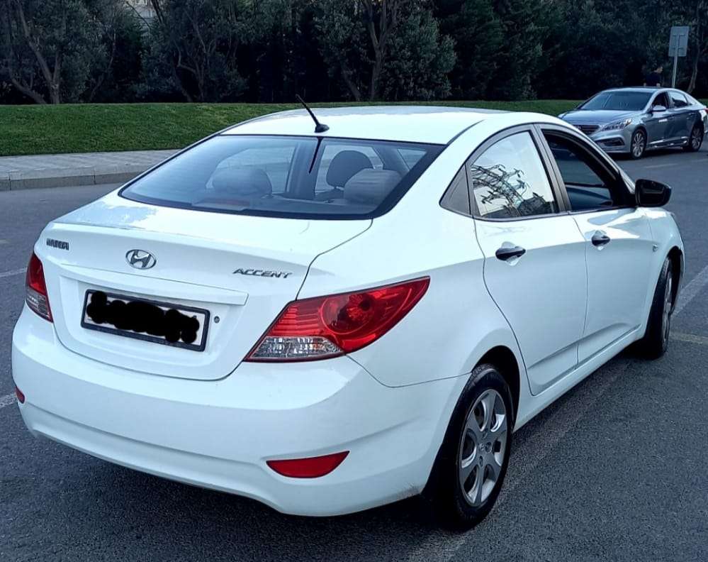 Hyundai Accent, 2012 il, 1.4 L, 251 000 km