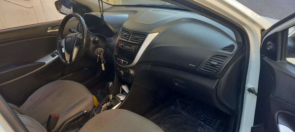 Hyundai Accent, 2012 il, 1.4 L, 251 000 km