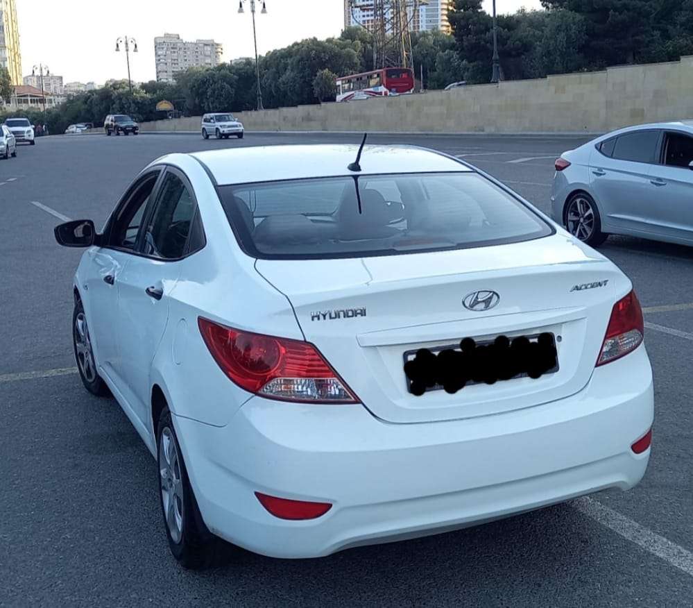 Hyundai Accent, 2012 il, 1.4 L, 251 000 km