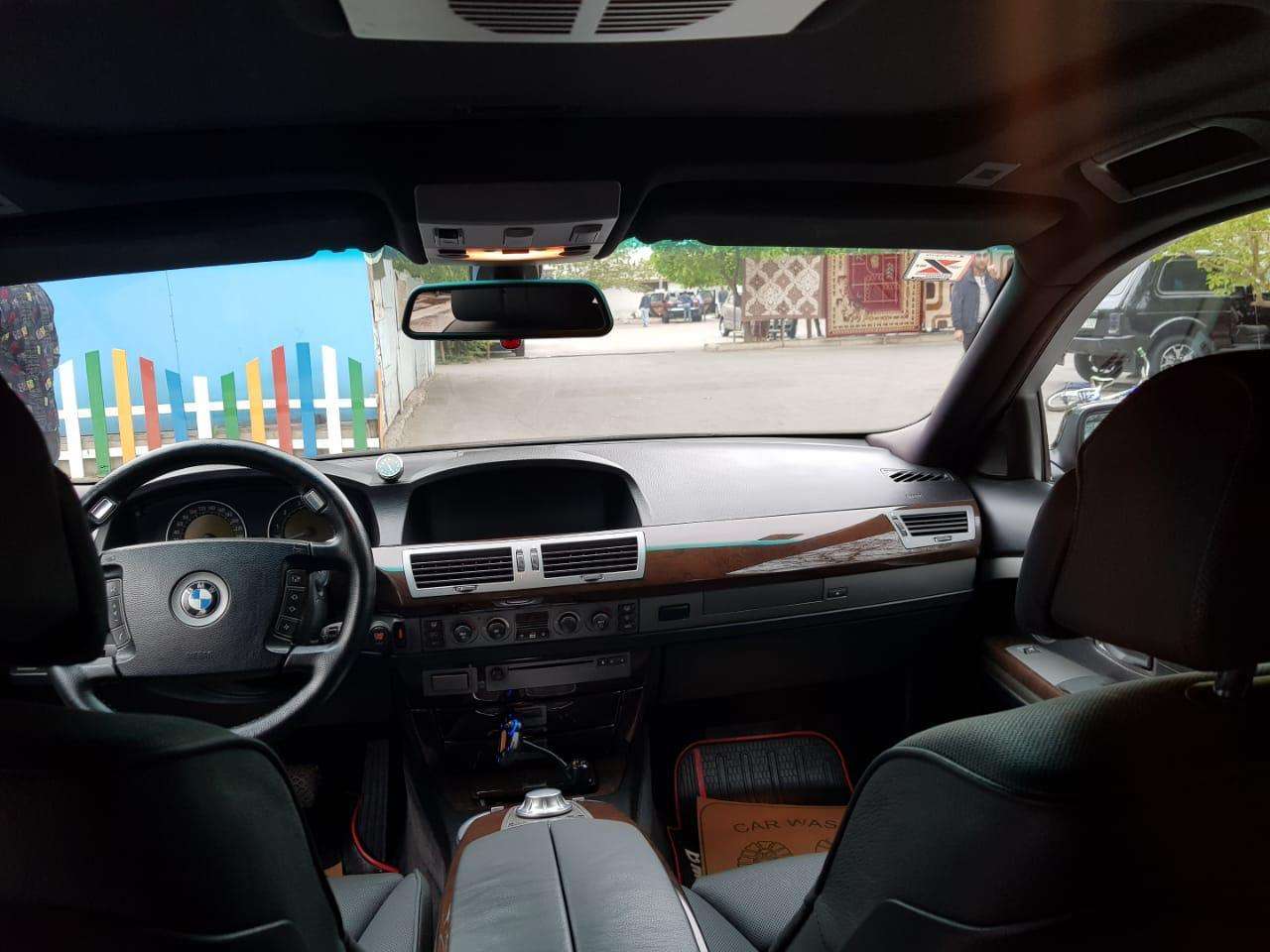 BMW 745, 2004 il, 4.4 L, 321 000 km