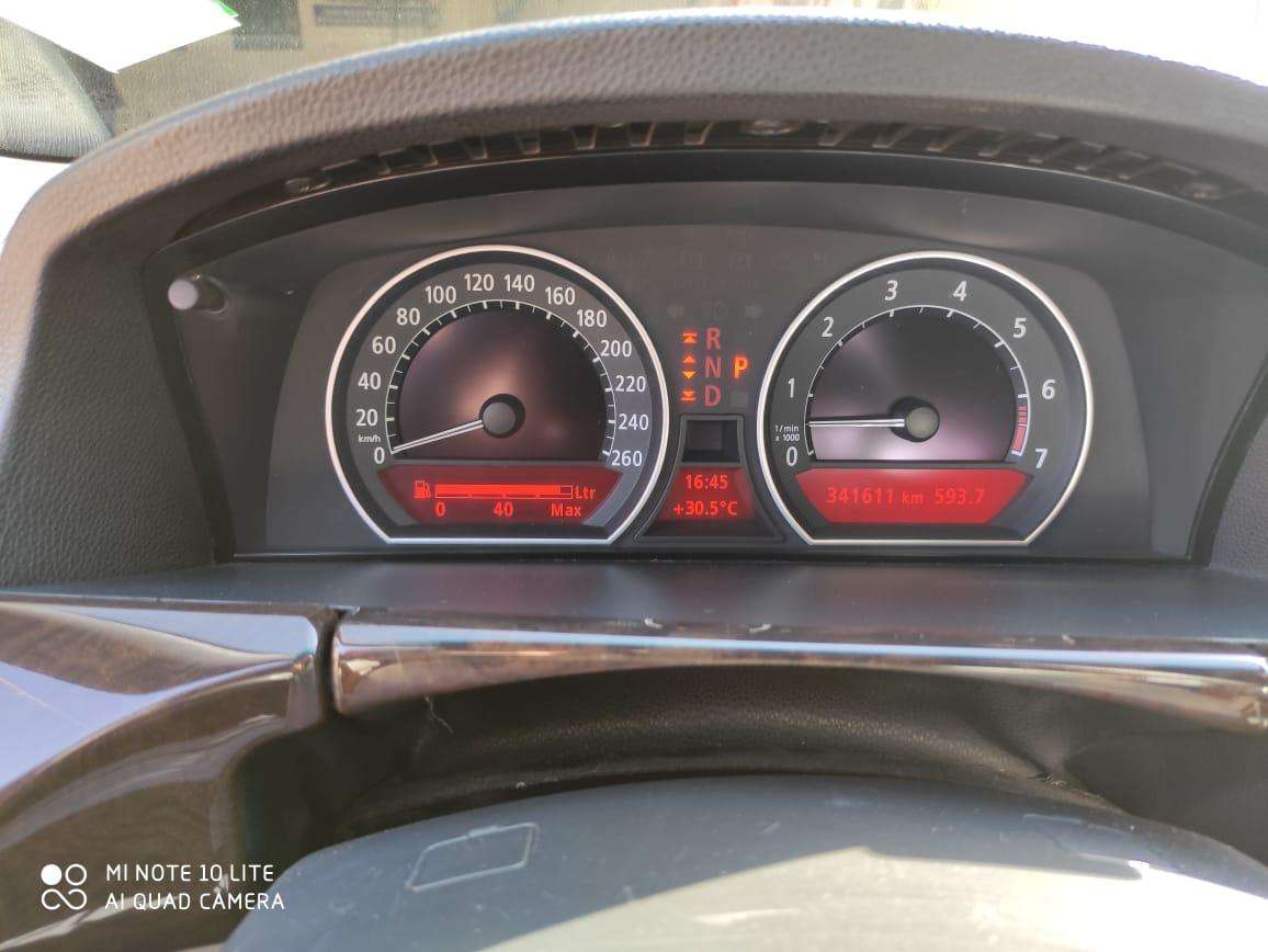 BMW 745, 2004 il, 4.4 L, 321 000 km