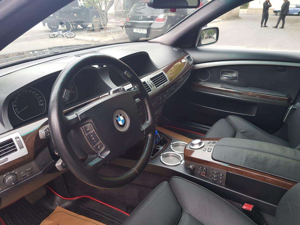 BMW 745, 2004 il, 4.4 L, 321 000 km