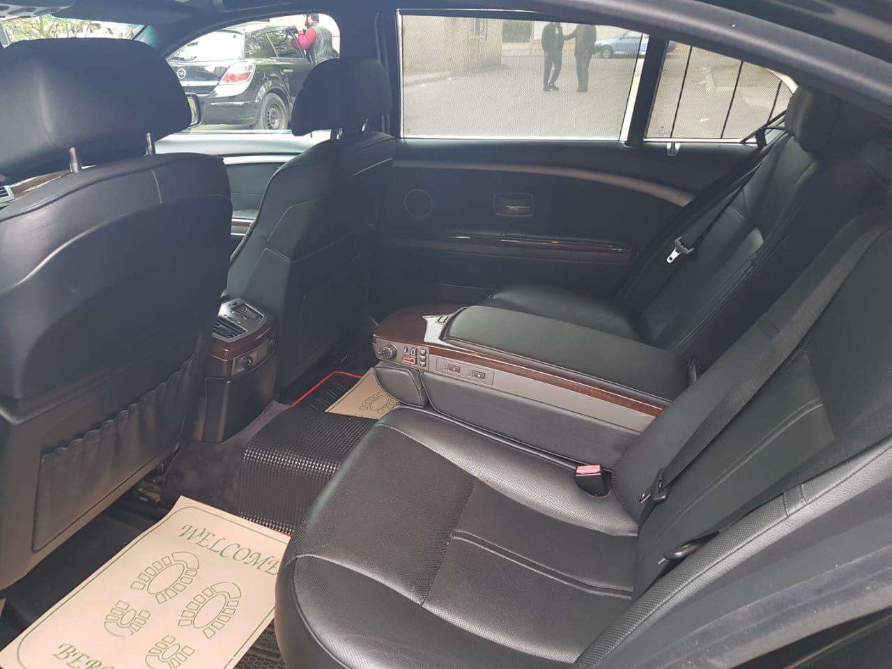 BMW 745, 2004 il, 4.4 L, 321 000 km