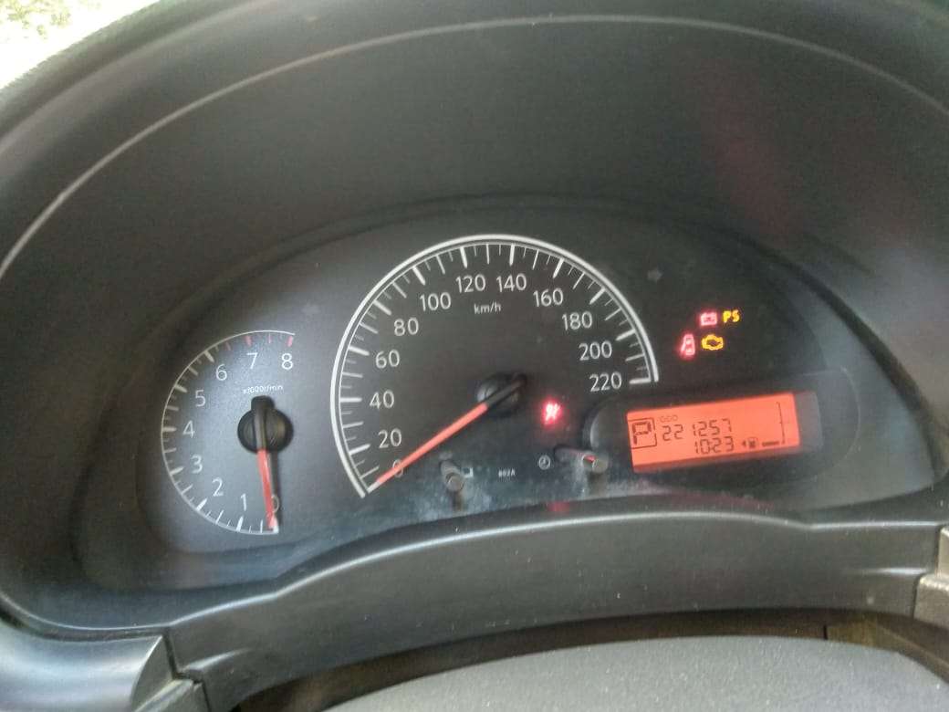 Nissan Sunny, 2012 il, 1.5 L, 221 257 km