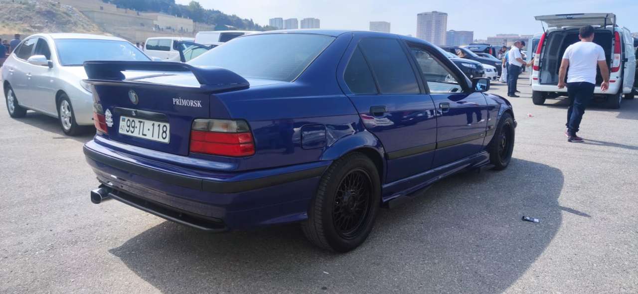 BMW 320, 1995 il, 2.0 L, 260 000 km