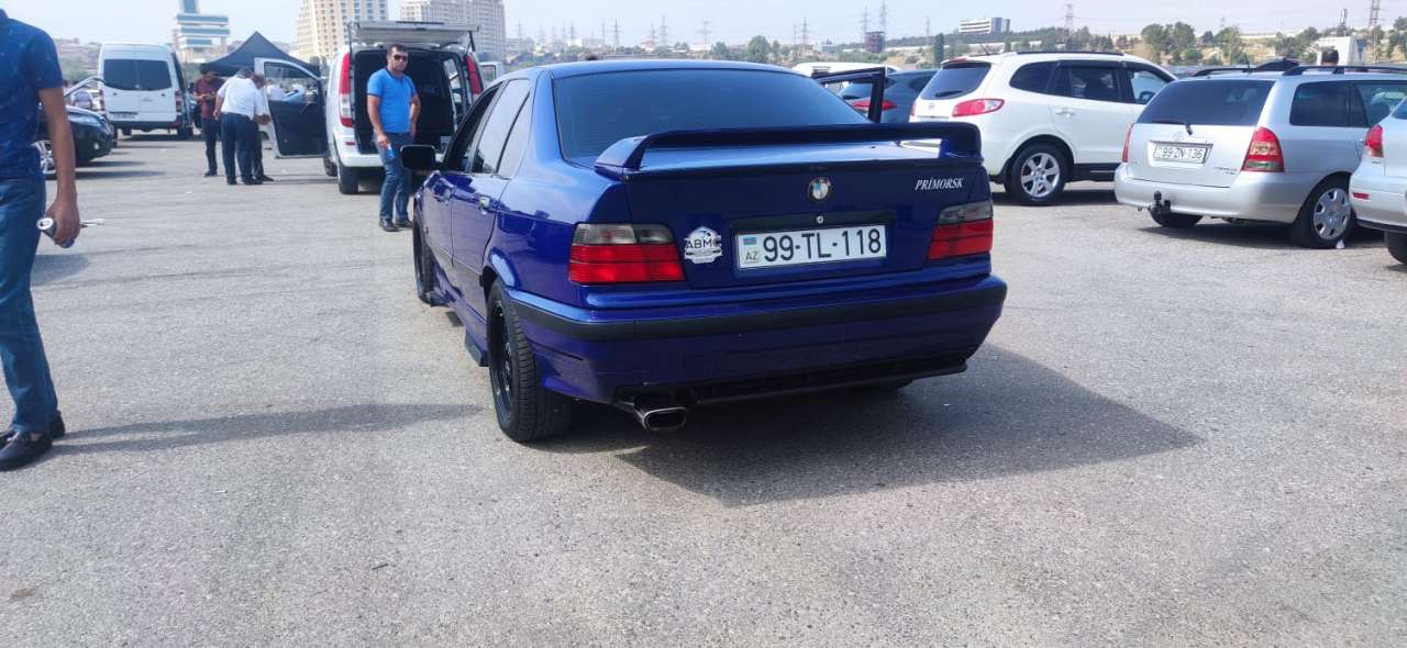 BMW 320, 1995 il, 2.0 L, 260 000 km