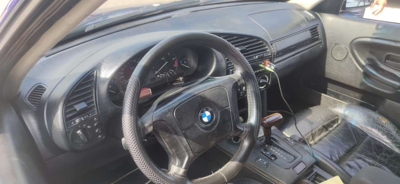 BMW 320, 1995 il, 2.0 L, 260 000 km