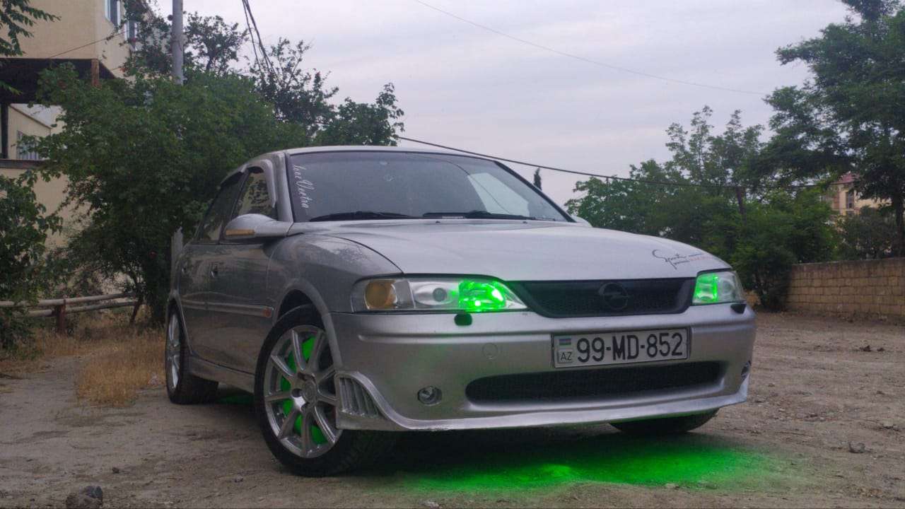 Opel Vectra, 2000 il, 2.5 L, 321 000 km