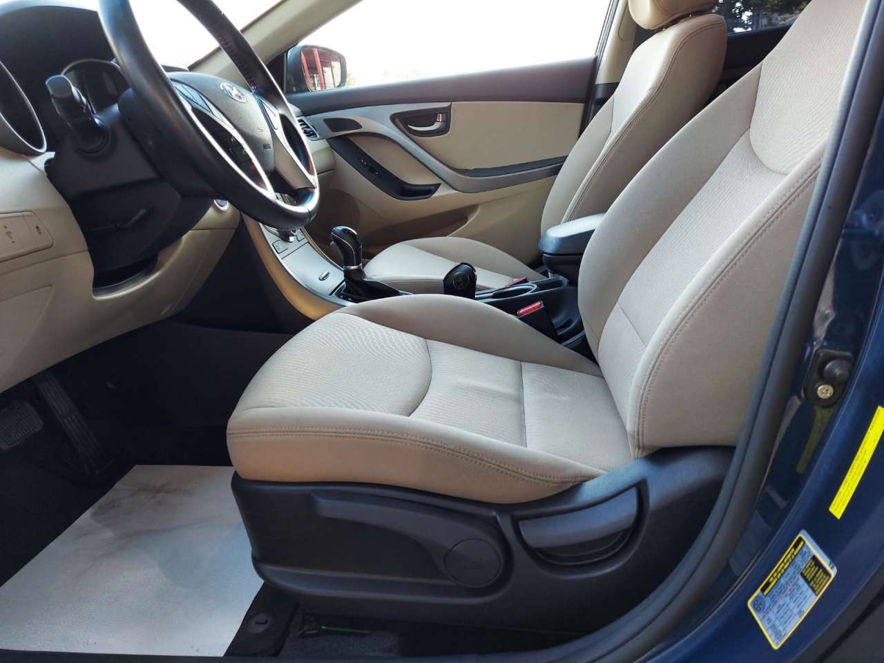 Hyundai Elantra, 2015 il, 1.8 L, 53 000 km