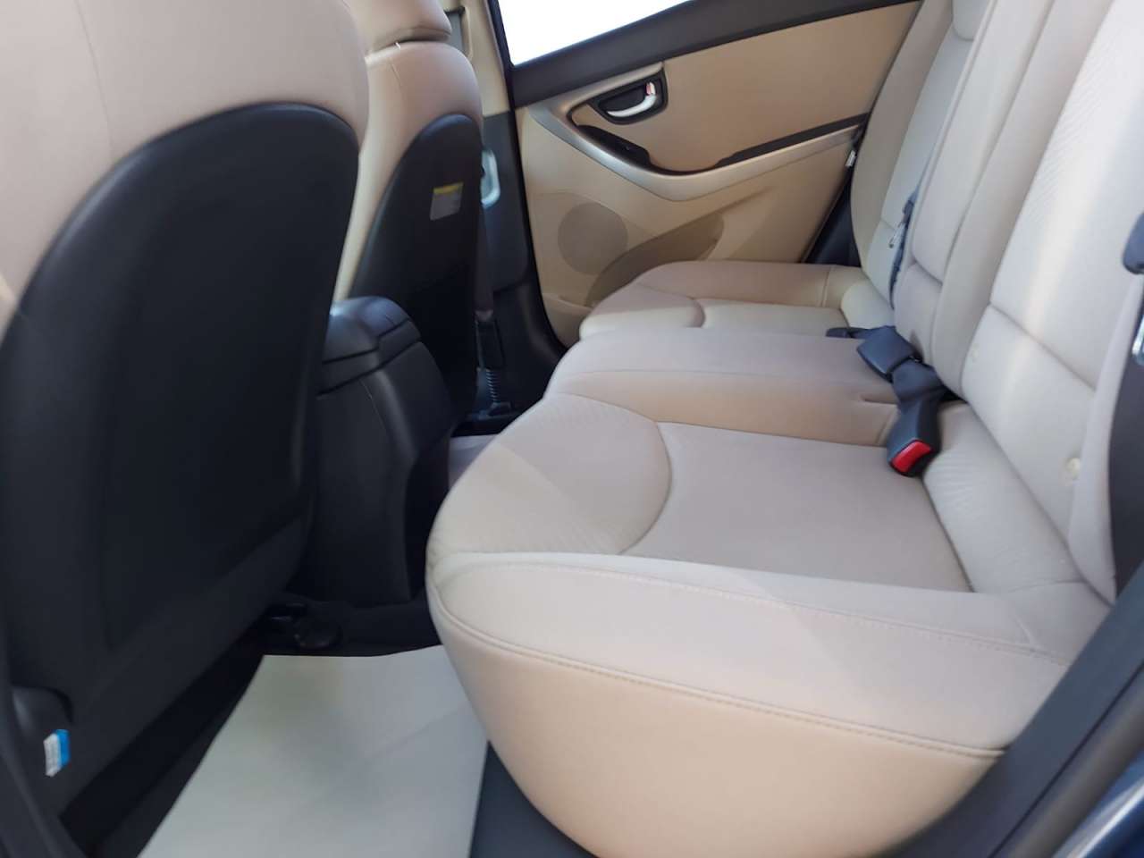 Hyundai Elantra, 2015 il, 1.8 L, 53 000 km