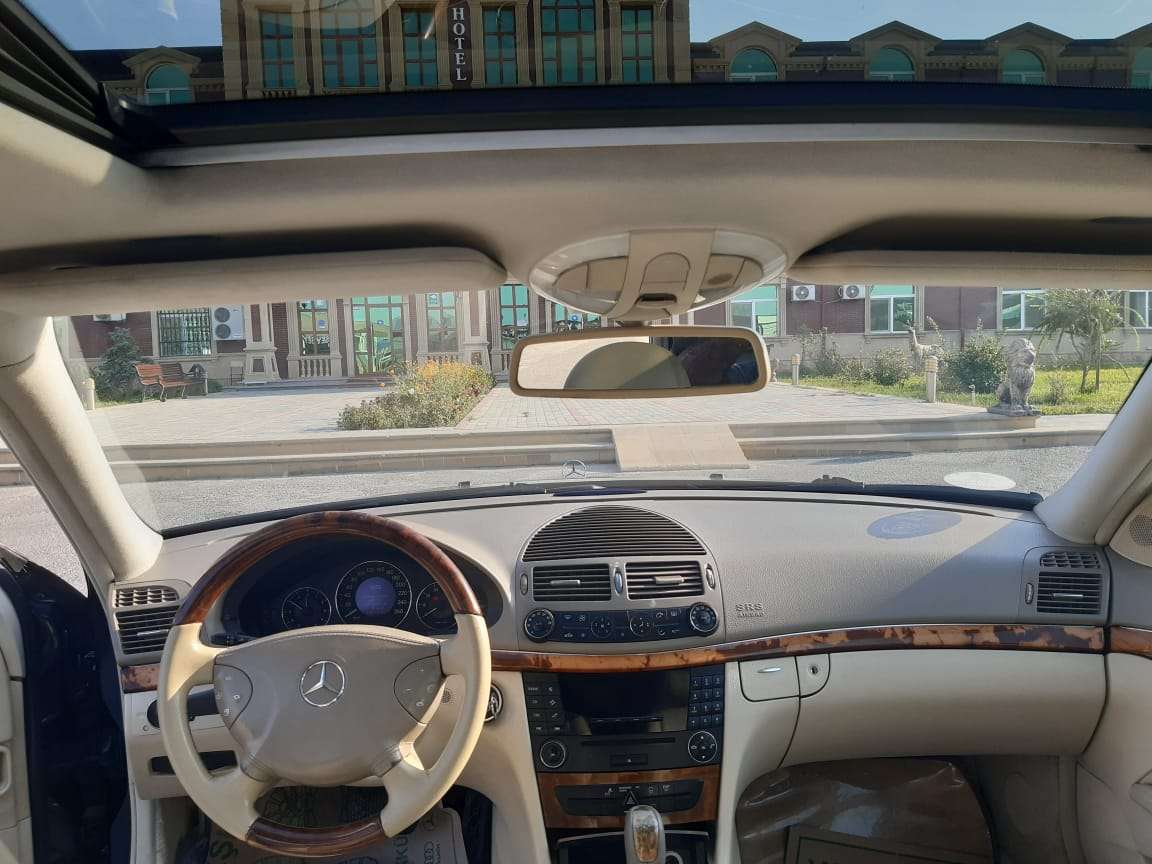 Mercedes E 240, 2003 il, 2.6 L, 310 880 km