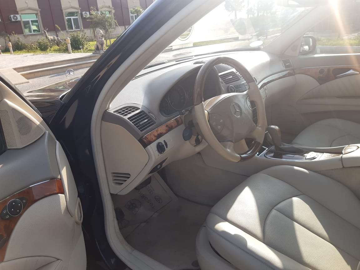 Mercedes E 240, 2003 il, 2.6 L, 310 880 km