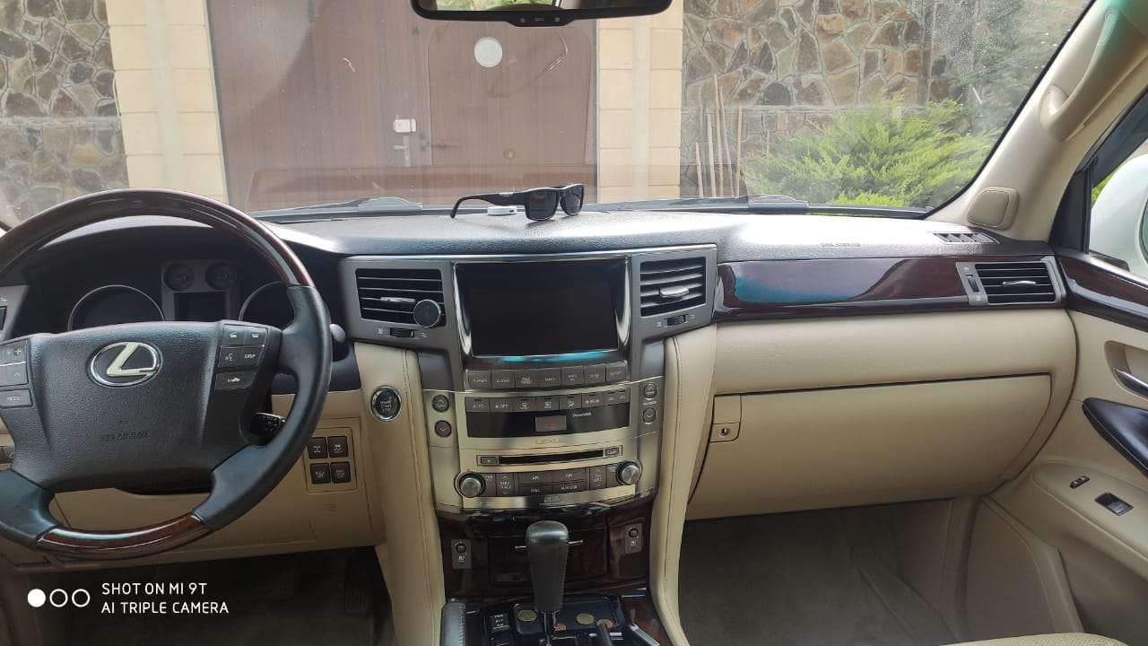 Lexus LX 570, 2009 il, 5.7 L, 169 380 km